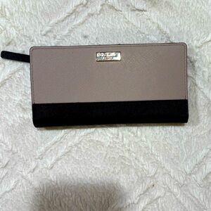Kate Spade Wallet. EUC